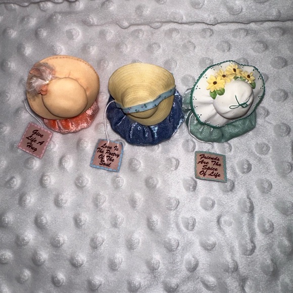 Cherished Teddies Vintage Spring Bonnet Friends - Picture 3 of 5